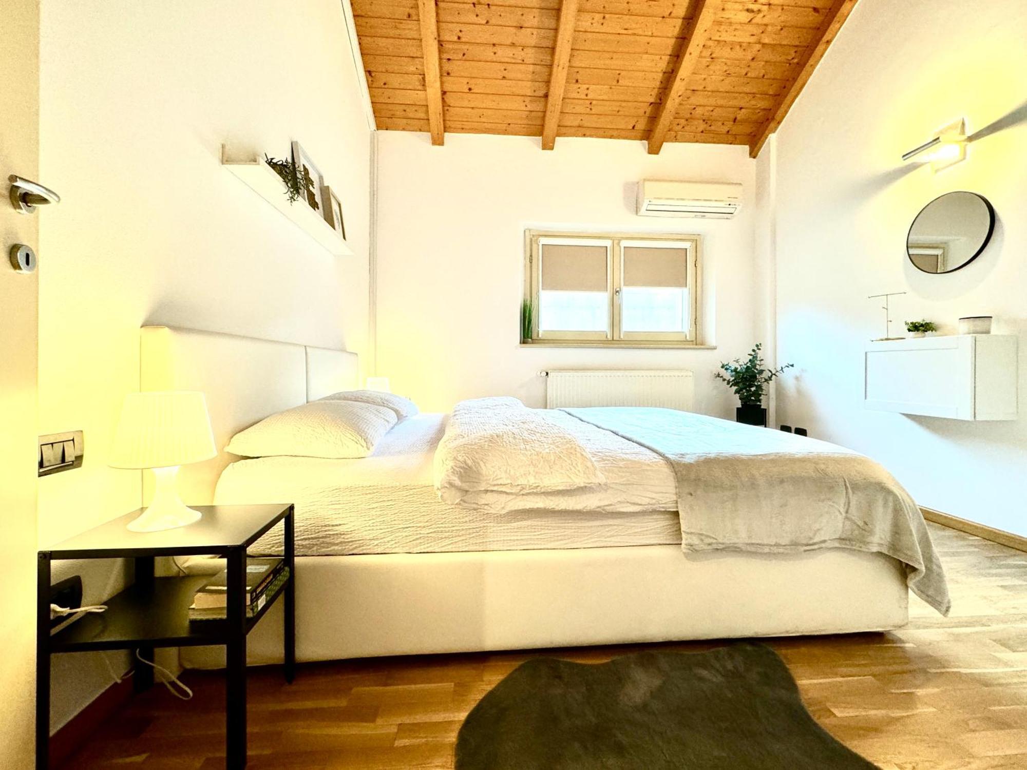 The Loft Apartment Timisoara Bagian luar foto