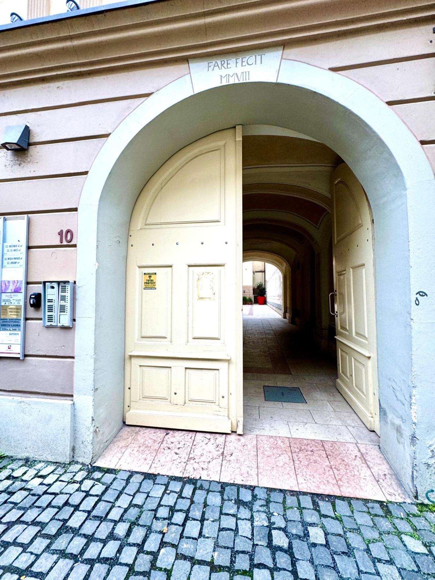 The Loft Apartment Timisoara Bagian luar foto